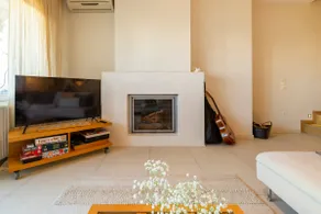 House rentals outside the box in Halkida - Image 3