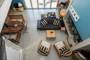 Architect-designed villa with large garden, walking distance to the lake - Image 3