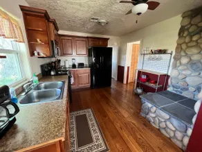 Private home in country setting. Porch w/BBQ. WiFi - Image 5