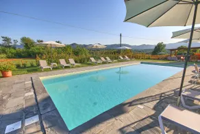 Exclusive Villa with Pool / Garden - Image 3