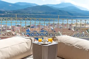 Alexandra's Cozy Sea View Apartment - Image 5