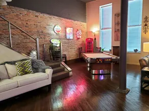 Private Loft Downtown! Great view - Image 3