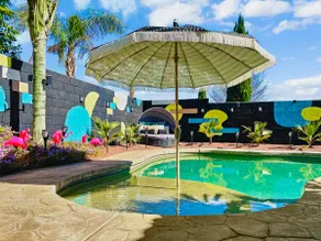 Love Island - Top 5% - a Palm Springs style oasis - Image 2