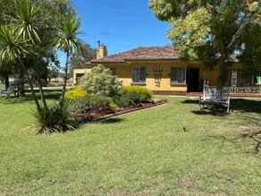The Cream Brick House - Image 3