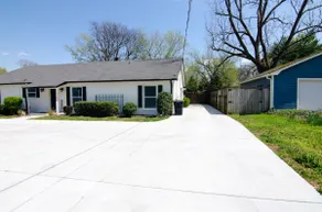 Walk to Downtown Franklin, Plenty of room for 6 - Image 4