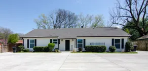 Walk to Downtown Franklin, Plenty of room for 6 - Image 5