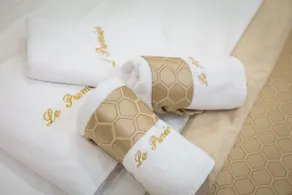 Le Premier Luxury Rooms - Image 5