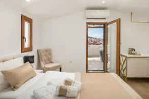 Le Premier Luxury Rooms - Image 3