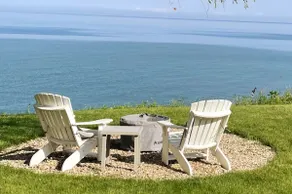 Lydia's Lake Erie Cottage - Image 2