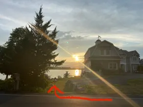 Thoroughbred & Saratoga Lake views - Image 3
