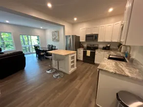 NEW 3 bedroom - Thoroughbred Farm & Lake Views! - Image 2