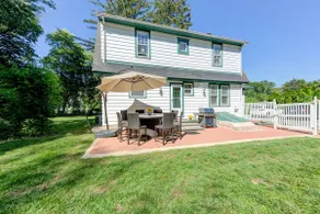 Magic Escape 4 BR Spacious Fully Fenced Backyard with Sauna - Image 2