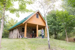 Glamping Cabin on Cold SpringTree Farm - Image 3