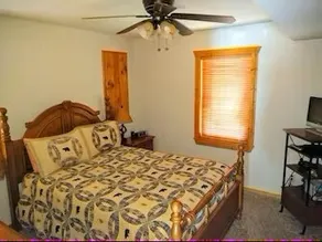Lazy Bear- quaint, cozy, Hot Tub, Wi-Fi, Motorbike - Image 5