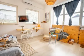 Funky soul studio with stylish design - Image 2