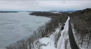 Million dollar views and privacy on Lake Champlain - Image 4