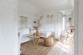 Large turn-of-the-century house in the archipelago. - Image 3