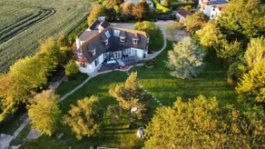 7 Bedroom Seaside Family Beach Retreat Sleeps 15 - Image 3