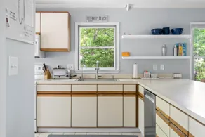 3BR End Unit - Towels & Sheets Included! - Image 4
