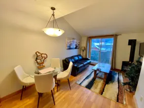 Cougar Den, Top Floor, 2 Level, Amazing Views! - Image 2