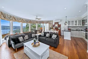 Lakeside Serenity - Luxurious Montville Retreat - Image 2