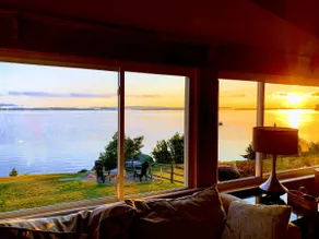 Spacious house across the street from Lake Winnipesaukee - Image 5