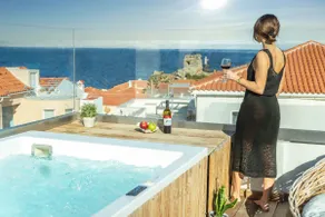 Luxurious, Top-Floor, Hot Tub Suite in Andros Town - Image 2