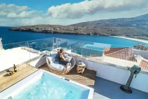 Luxurious, Top-Floor, Hot Tub Suite in Andros Town - Image 5