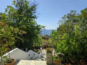 Oikia Guesthouse - Image 2