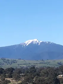 5 acre property with magnificent views - Image 2