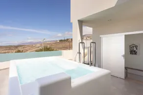 Pool Jacuzzi Home of Tulio - Image 3