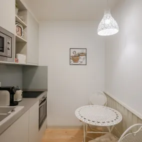 Deluxe Studio for 2 with city views - Image 4