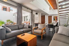 VILLA DE LUXE AVEC PISCINE PRIVÉE ET SALLE DE FILM - Image 2