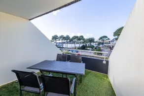 Beautiful apartment with terrace facing the sea - Image 4