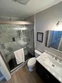 Clean & cozy private guest suite near beaches - Image 5