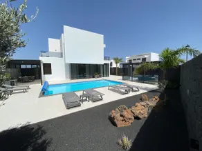 Villa ”Lanz a lot” with private swimming pool and garden - Image 2