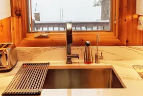 The Cardinal Cabin - Image 5