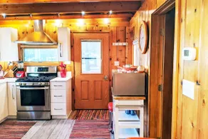 The Cardinal Cabin - Image 4
