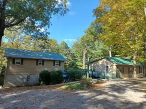 Lakefront Retreat Cabins w/Covered Dock & Kayaks - Image 2