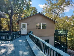 Lakefront Retreat Cabins w/Covered Dock & Kayaks - Image 4