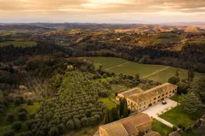 Exclusive Villa in Tuscany - Image 4
