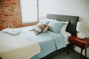 ★ Thompson Place: Premier Modern Downtown 2BR Loft - Image 5