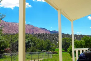 Sandstone Villa - wifi, BBQ, patios - Image 4