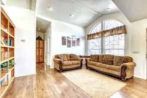 Sandstone Villa - wifi, BBQ, patios - Image 5