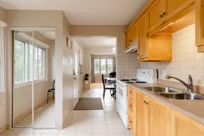 Cozy bungalow, Montreal - Image 3