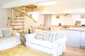 Cosy cottage in a beautiful valley near the beach - Image 2