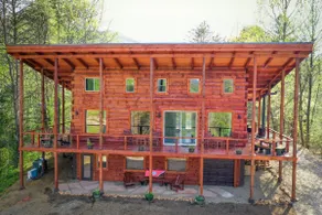 SkyView Smoky Mountain Lodge Near Gatlinburg and Pigeon Forge Tennessee  - Image 2