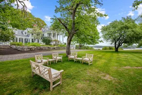 The Wiscasset White House - Image 4