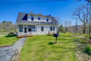 The Whitetop Farmhouse 4 Bd 2 Bth on Creeper Trail - Image 2