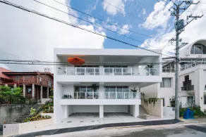 Okinawa's largest 20 beds, no extra charge, 6 rooms, 5 showers, 4 toilets, ocean view, BBQ, izakaya, convenience store nearby, near the sea - Image 3